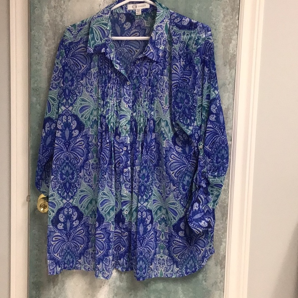 Ladies lightweight fabric blouse. Beautiful shades of blue pattern.